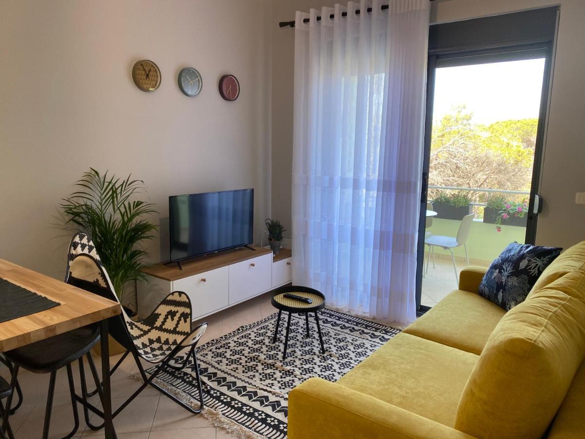 Cheerful 2-Bedroom Apartment In Golem غوليم المظهر الخارجي الصورة